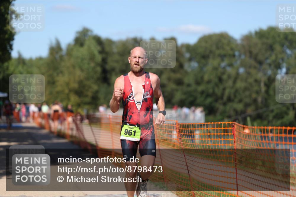 07.09.2025 - 19. Norderstedt Triathlon Michael Strokosch http://msf.ph/oto/8798473 07.09.2025 14:45:51 Laufen 961 meine-sportfotos.de