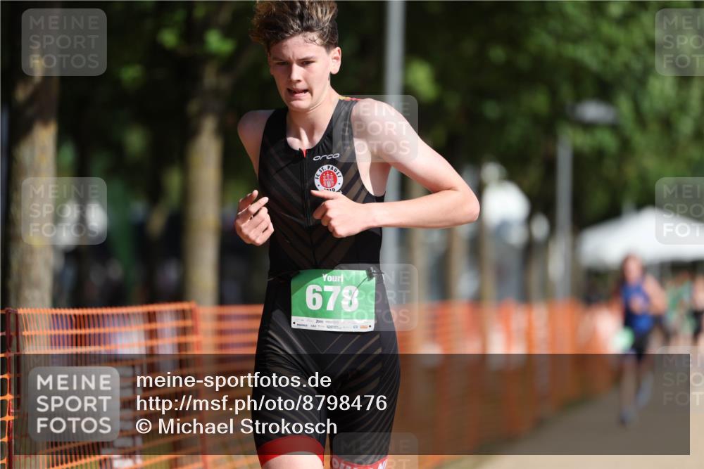 07.09.2025 - 19. Norderstedt Triathlon Michael Strokosch http://msf.ph/oto/8798476 07.09.2025 10:54:47 Laufen 99, 676, 678 meine-sportfotos.de