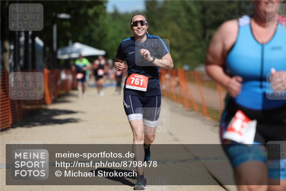 07.09.2025 - 19. Norderstedt Triathlon Michael Strokosch http://msf.ph/oto/8798478 07.09.2025 13:05:38 Laufen 742, 761 meine-sportfotos.de