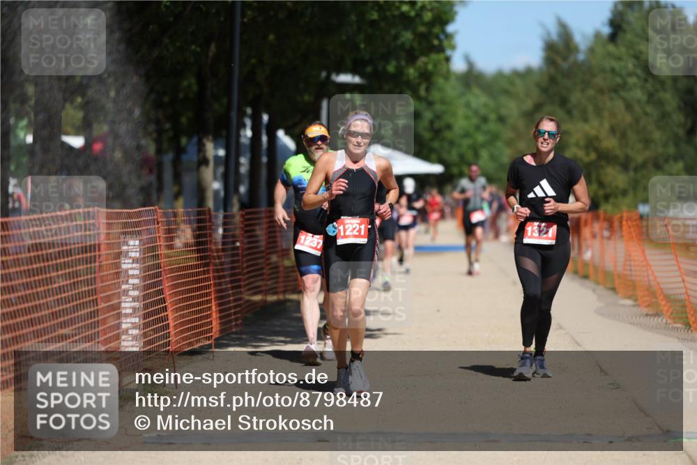 07.09.2025 - 19. Norderstedt Triathlon Michael Strokosch http://msf.ph/oto/8798487 07.09.2025 13:05:48 Laufen 1221, 1237, 1321 meine-sportfotos.de
