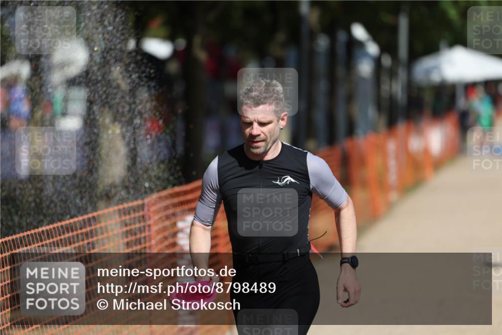 07.09.2025 - 19. Norderstedt Triathlon Michael Strokosch http://msf.ph/oto/8798489 07.09.2025 12:25:31 Laufen 136, 727, 793 meine-sportfotos.de