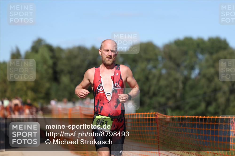 07.09.2025 - 19. Norderstedt Triathlon Michael Strokosch http://msf.ph/oto/8798493 07.09.2025 14:45:51 Laufen 961 meine-sportfotos.de