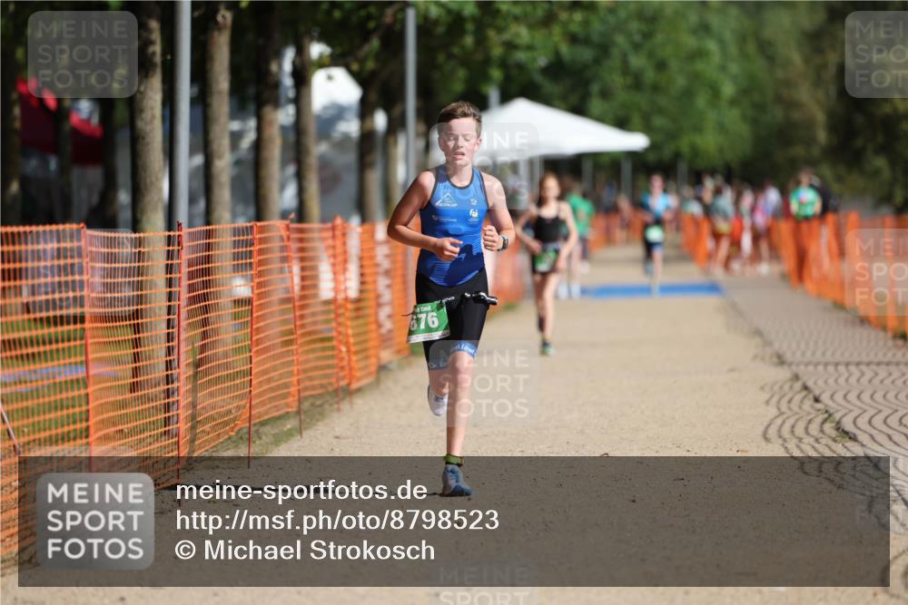07.09.2025 - 19. Norderstedt Triathlon Michael Strokosch http://msf.ph/oto/8798523 07.09.2025 10:54:51 Laufen 676, 678 meine-sportfotos.de
