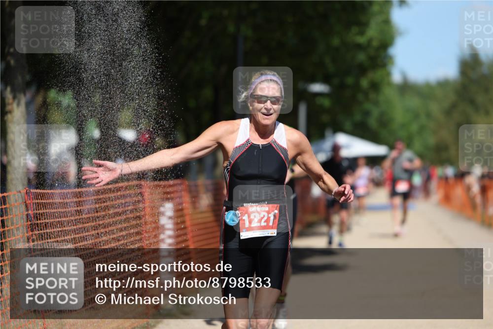 07.09.2025 - 19. Norderstedt Triathlon Michael Strokosch http://msf.ph/oto/8798533 07.09.2025 13:05:50 Laufen 288, 1221, 1237, 1296, 1321 meine-sportfotos.de