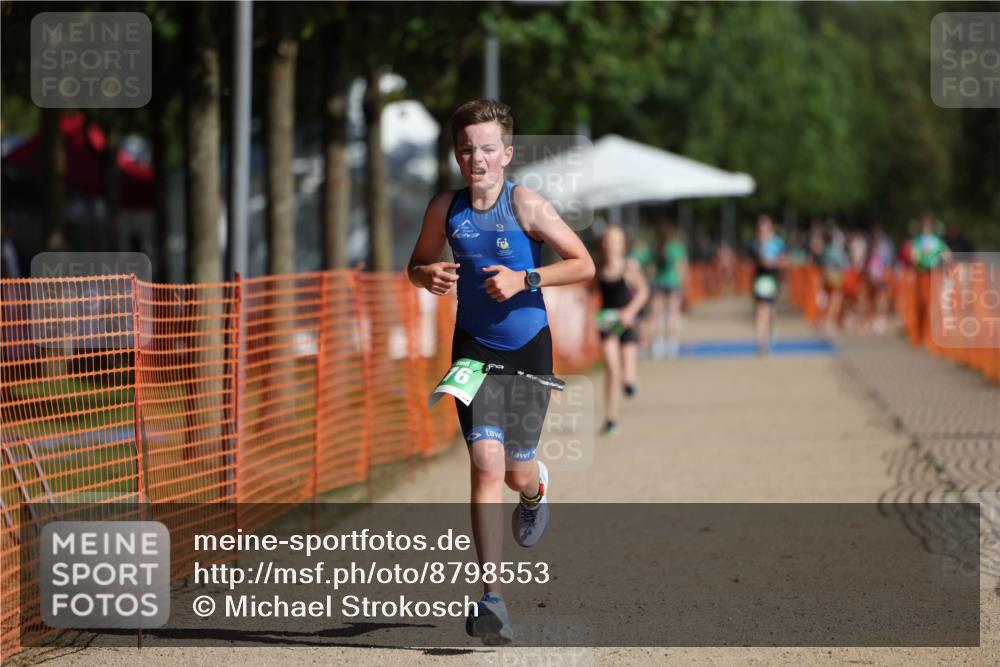 07.09.2025 - 19. Norderstedt Triathlon Michael Strokosch http://msf.ph/oto/8798553 07.09.2025 10:54:52 Laufen 676, 678 meine-sportfotos.de