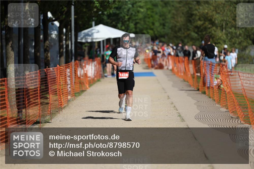 07.09.2025 - 19. Norderstedt Triathlon Michael Strokosch http://msf.ph/oto/8798570 07.09.2025 12:25:45 Laufen 824, 1378 meine-sportfotos.de