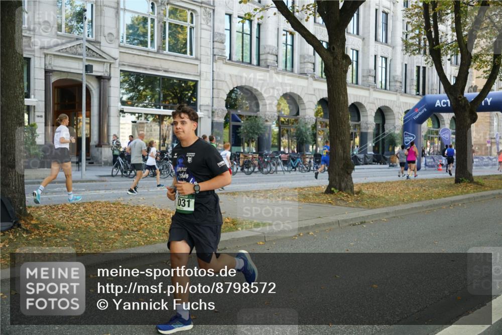07.09.2025 - BARMER Alsterlauf Yannick Fuchs http://msf.ph/oto/8798572 07.09.2025 11:46:30 Laufen 14, 15, 3, 031 meine-sportfotos.de