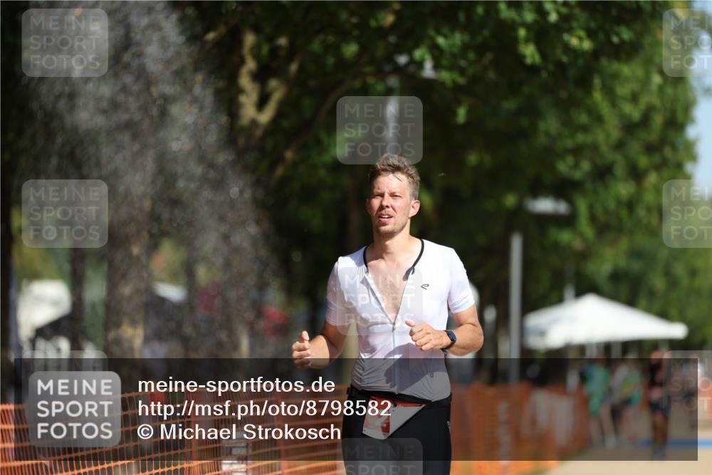 07.09.2025 - 19. Norderstedt Triathlon Michael Strokosch http://msf.ph/oto/8798582 07.09.2025 11:58:04 Laufen 276, 1219 meine-sportfotos.de