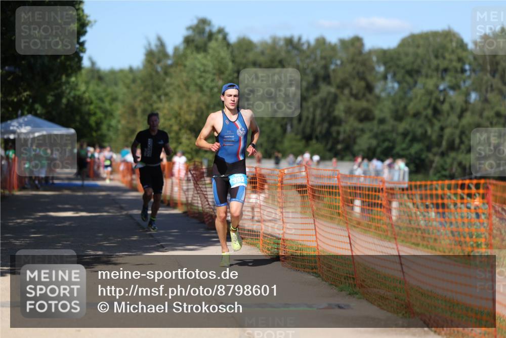 07.09.2025 - 19. Norderstedt Triathlon Michael Strokosch http://msf.ph/oto/8798601 07.09.2025 14:46:11 Laufen 392, 989, 991 meine-sportfotos.de