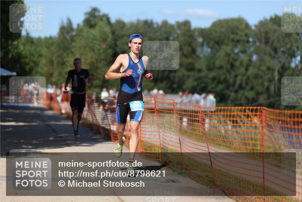07.09.2025 - 19. Norderstedt Triathlon Michael Strokosch http://msf.ph/oto/8798621 07.09.2025 14:46:11 Laufen 392, 989, 991 meine-sportfotos.de