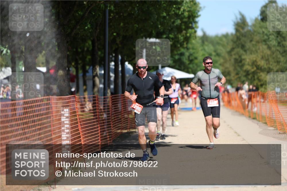 07.09.2025 - 19. Norderstedt Triathlon Michael Strokosch http://msf.ph/oto/8798622 07.09.2025 13:05:54 Laufen 288, 1221, 1237, 1260, 1296, 1321 meine-sportfotos.de