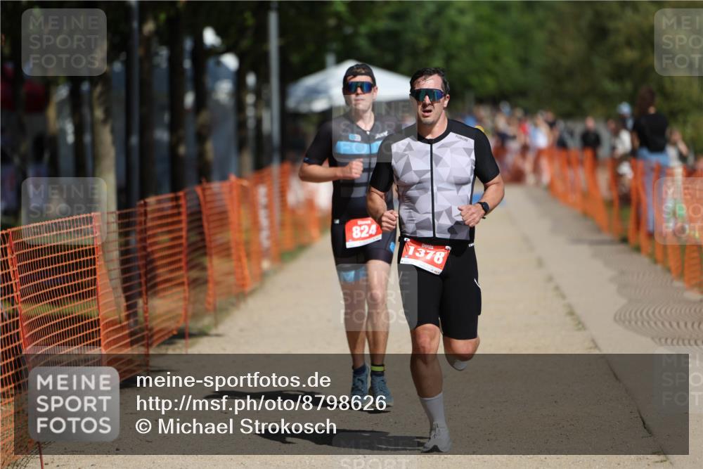 07.09.2025 - 19. Norderstedt Triathlon Michael Strokosch http://msf.ph/oto/8798626 07.09.2025 12:25:48 Laufen 824, 1378 meine-sportfotos.de