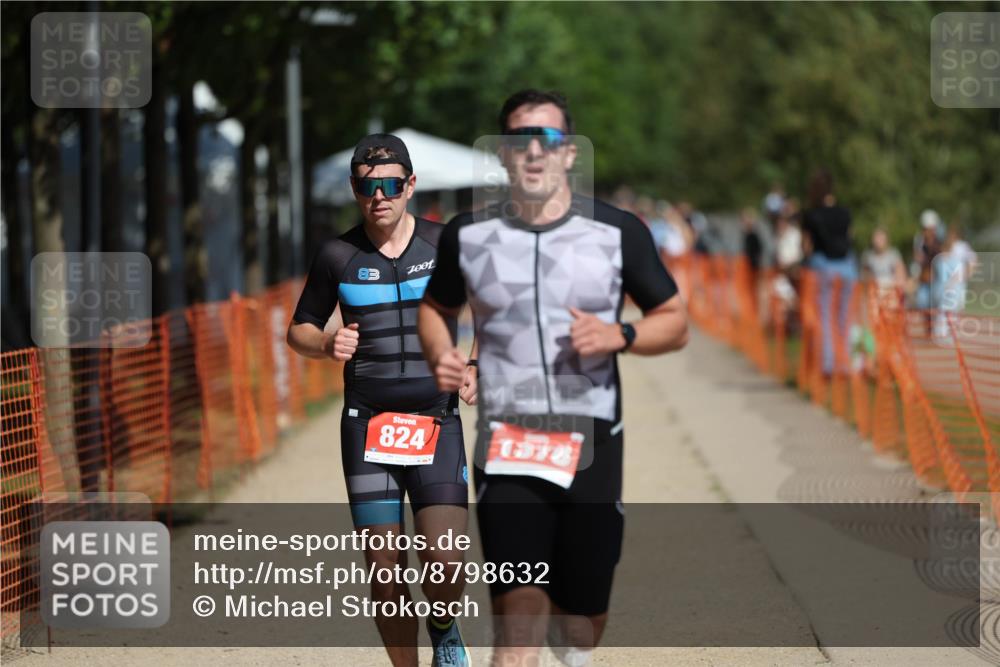 07.09.2025 - 19. Norderstedt Triathlon Michael Strokosch http://msf.ph/oto/8798632 07.09.2025 12:25:50 Laufen 824, 1378 meine-sportfotos.de