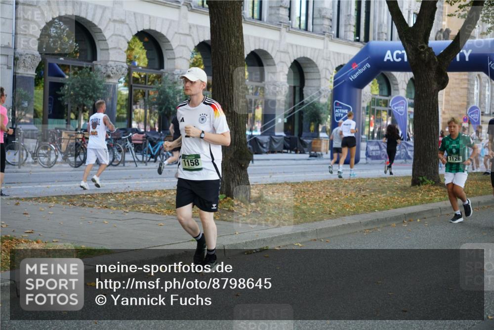 07.09.2025 - BARMER Alsterlauf Yannick Fuchs http://msf.ph/oto/8798645 07.09.2025 11:46:37 Laufen 1158, 1126 meine-sportfotos.de