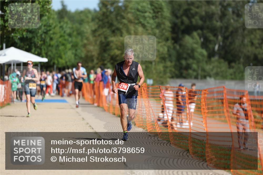 07.09.2025 - 19. Norderstedt Triathlon Michael Strokosch http://msf.ph/oto/8798659 07.09.2025 11:58:15 Laufen 1279 meine-sportfotos.de