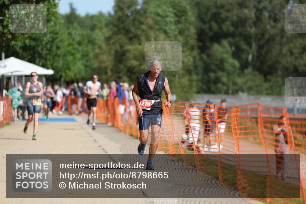 07.09.2025 - 19. Norderstedt Triathlon Michael Strokosch http://msf.ph/oto/8798665 07.09.2025 11:58:15 Laufen 1279 meine-sportfotos.de