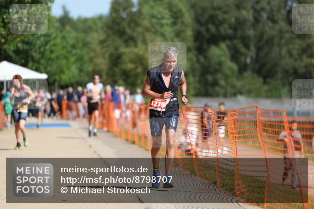 07.09.2025 - 19. Norderstedt Triathlon Michael Strokosch http://msf.ph/oto/8798707 07.09.2025 11:58:16 Laufen 1279 meine-sportfotos.de
