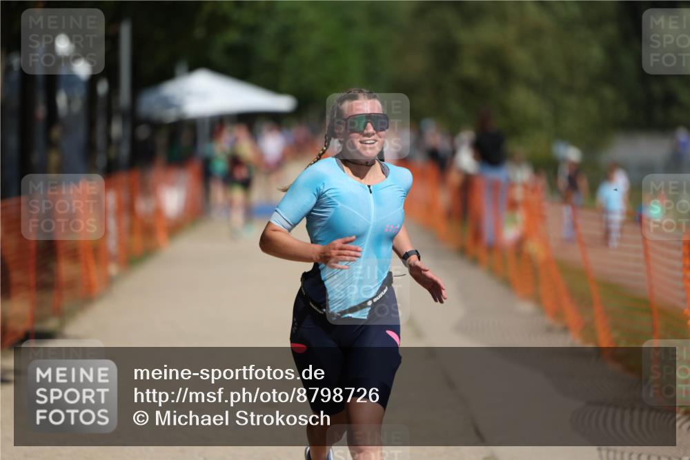 07.09.2025 - 19. Norderstedt Triathlon Michael Strokosch http://msf.ph/oto/8798726 07.09.2025 12:25:59 Laufen 699 meine-sportfotos.de