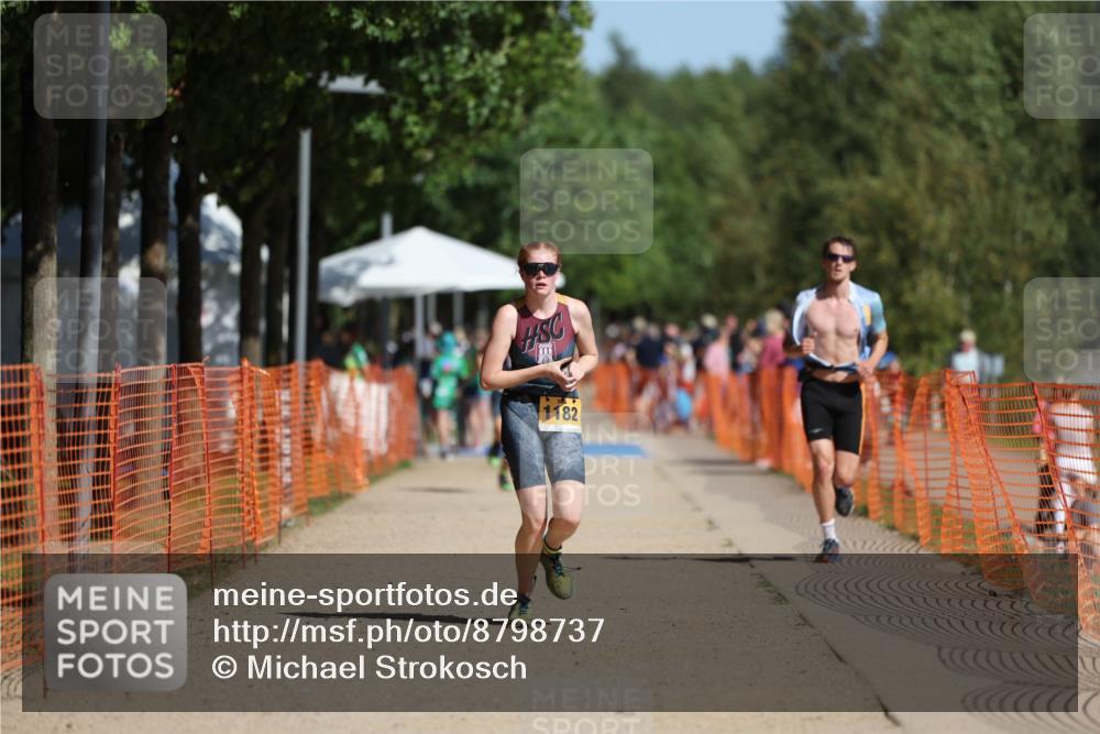 07.09.2025 - 19. Norderstedt Triathlon Michael Strokosch http://msf.ph/oto/8798737 07.09.2025 11:58:21 Laufen 185, 1182, 1279 meine-sportfotos.de