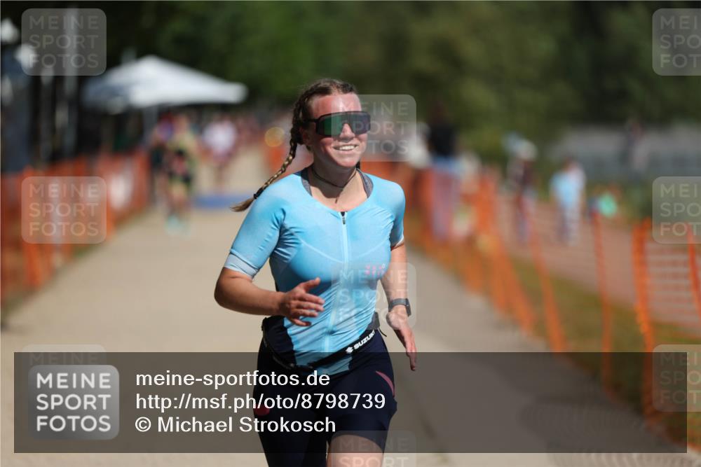 07.09.2025 - 19. Norderstedt Triathlon Michael Strokosch http://msf.ph/oto/8798739 07.09.2025 12:25:59 Laufen 699 meine-sportfotos.de