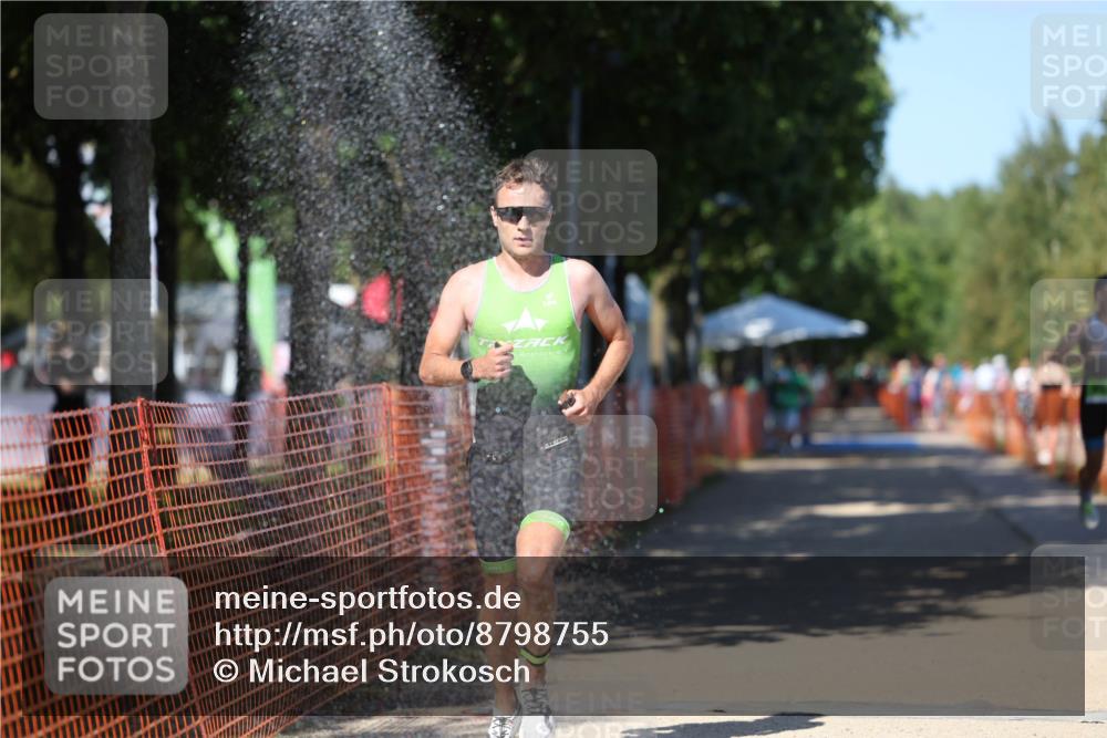 07.09.2025 - 19. Norderstedt Triathlon Michael Strokosch http://msf.ph/oto/8798755 07.09.2025 14:46:26 Laufen 992, 1007 meine-sportfotos.de