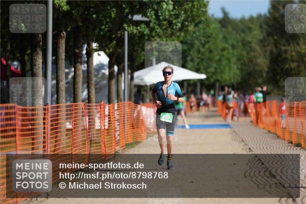 07.09.2025 - 19. Norderstedt Triathlon Michael Strokosch http://msf.ph/oto/8798768 07.09.2025 10:55:05 Laufen 78, 685 meine-sportfotos.de