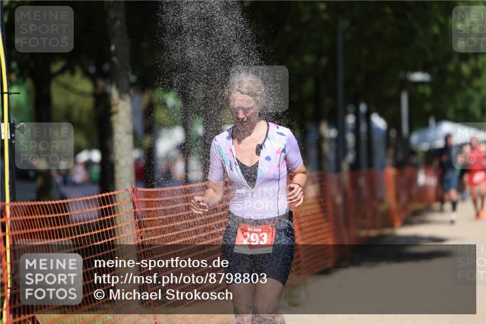 07.09.2025 - 19. Norderstedt Triathlon Michael Strokosch http://msf.ph/oto/8798803 07.09.2025 13:06:03 Laufen 293, 811, 1216, 1260 meine-sportfotos.de