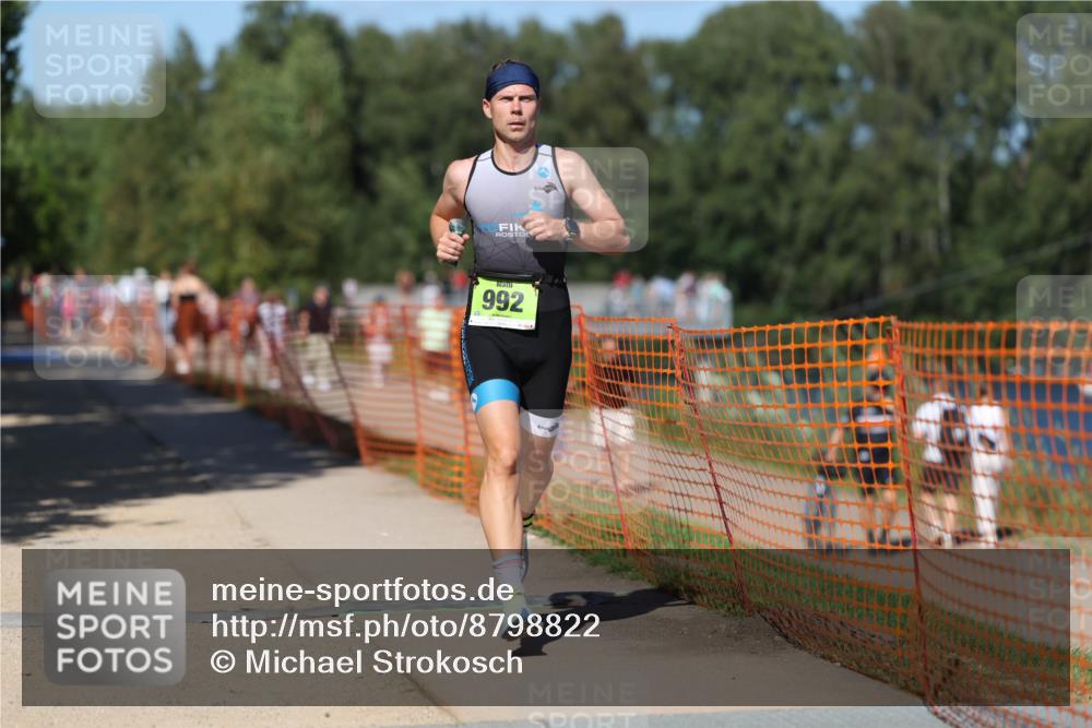 07.09.2025 - 19. Norderstedt Triathlon Michael Strokosch http://msf.ph/oto/8798822 07.09.2025 14:46:30 Laufen 992, 1007 meine-sportfotos.de