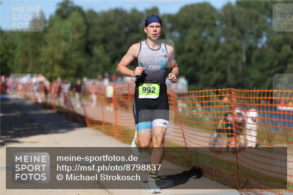 07.09.2025 - 19. Norderstedt Triathlon Michael Strokosch http://msf.ph/oto/8798837 07.09.2025 14:46:31 Laufen 992, 1007 meine-sportfotos.de
