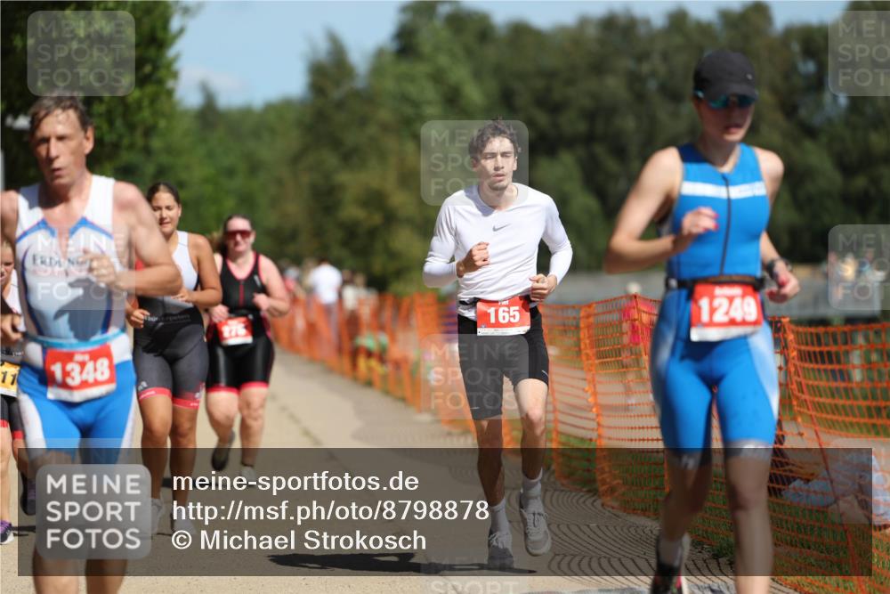07.09.2025 - 19. Norderstedt Triathlon Michael Strokosch http://msf.ph/oto/8798878 07.09.2025 12:28:31 Laufen 165, 278, 1197, 1249, 1348, 1365 meine-sportfotos.de