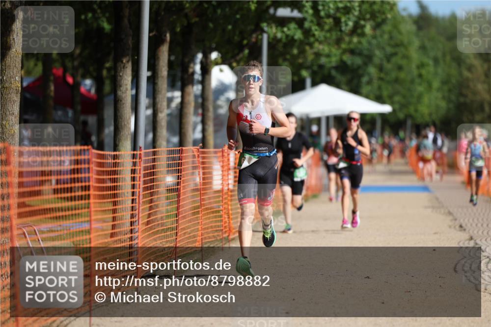 07.09.2025 - 19. Norderstedt Triathlon Michael Strokosch http://msf.ph/oto/8798882 07.09.2025 10:55:31 Laufen 637, 661, 680 meine-sportfotos.de