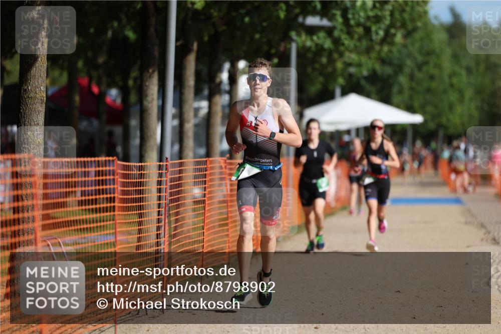 07.09.2025 - 19. Norderstedt Triathlon Michael Strokosch http://msf.ph/oto/8798902 07.09.2025 10:55:32 Laufen 637, 661, 680 meine-sportfotos.de
