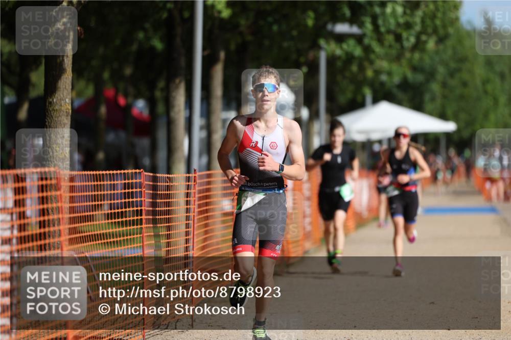 07.09.2025 - 19. Norderstedt Triathlon Michael Strokosch http://msf.ph/oto/8798923 07.09.2025 10:55:32 Laufen 637, 661, 680 meine-sportfotos.de