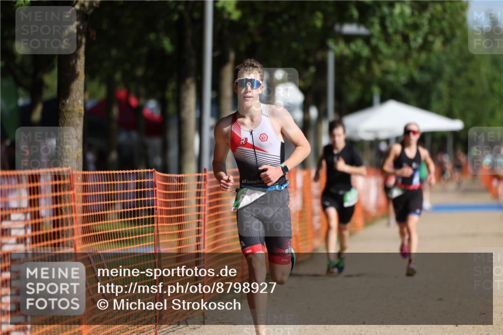 07.09.2025 - 19. Norderstedt Triathlon Michael Strokosch http://msf.ph/oto/8798927 07.09.2025 10:55:33 Laufen 637, 661, 680 meine-sportfotos.de