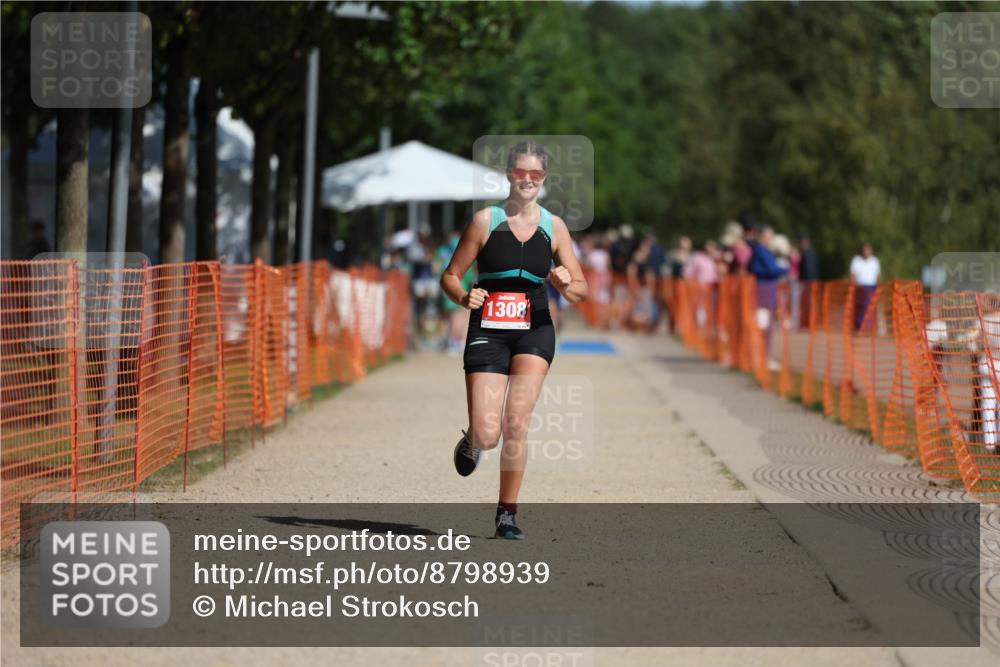 07.09.2025 - 19. Norderstedt Triathlon Michael Strokosch http://msf.ph/oto/8798939 07.09.2025 11:58:40 Laufen 1308 meine-sportfotos.de