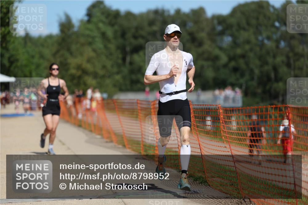 07.09.2025 - 19. Norderstedt Triathlon Michael Strokosch http://msf.ph/oto/8798952 07.09.2025 13:06:17 Laufen 272, 1366 meine-sportfotos.de