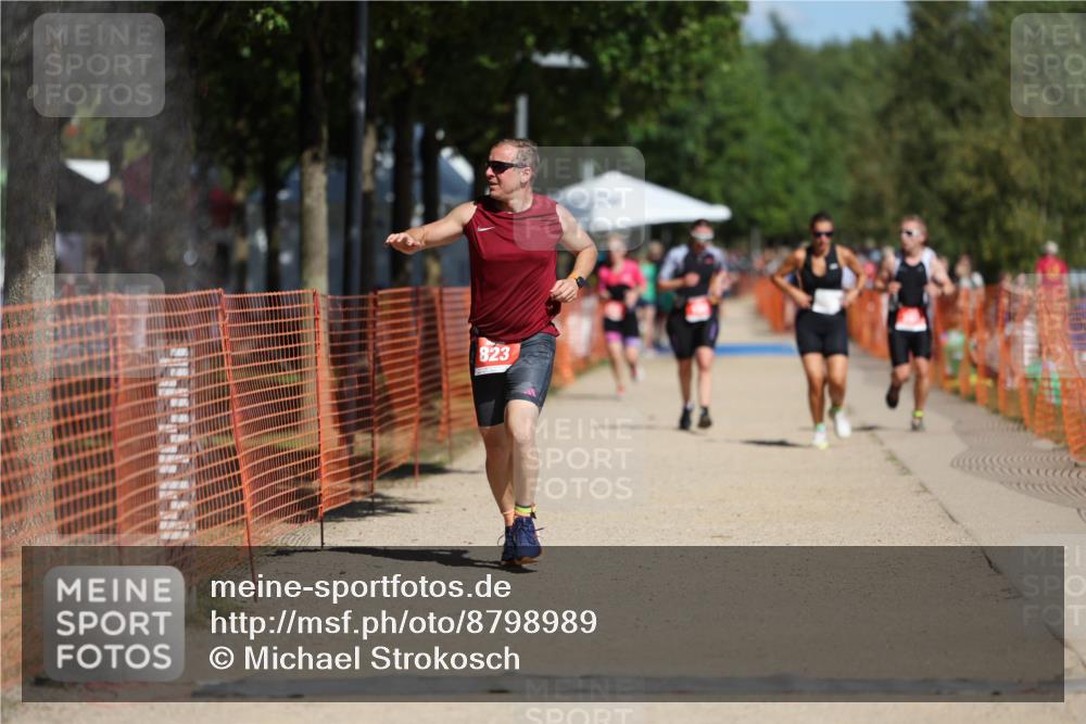 07.09.2025 - 19. Norderstedt Triathlon Michael Strokosch http://msf.ph/oto/8798989 07.09.2025 12:28:52 Laufen 823, 1358 meine-sportfotos.de