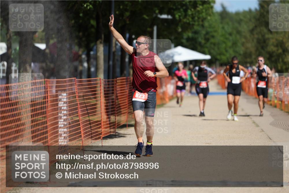 07.09.2025 - 19. Norderstedt Triathlon Michael Strokosch http://msf.ph/oto/8798996 07.09.2025 12:28:52 Laufen 823, 1358 meine-sportfotos.de