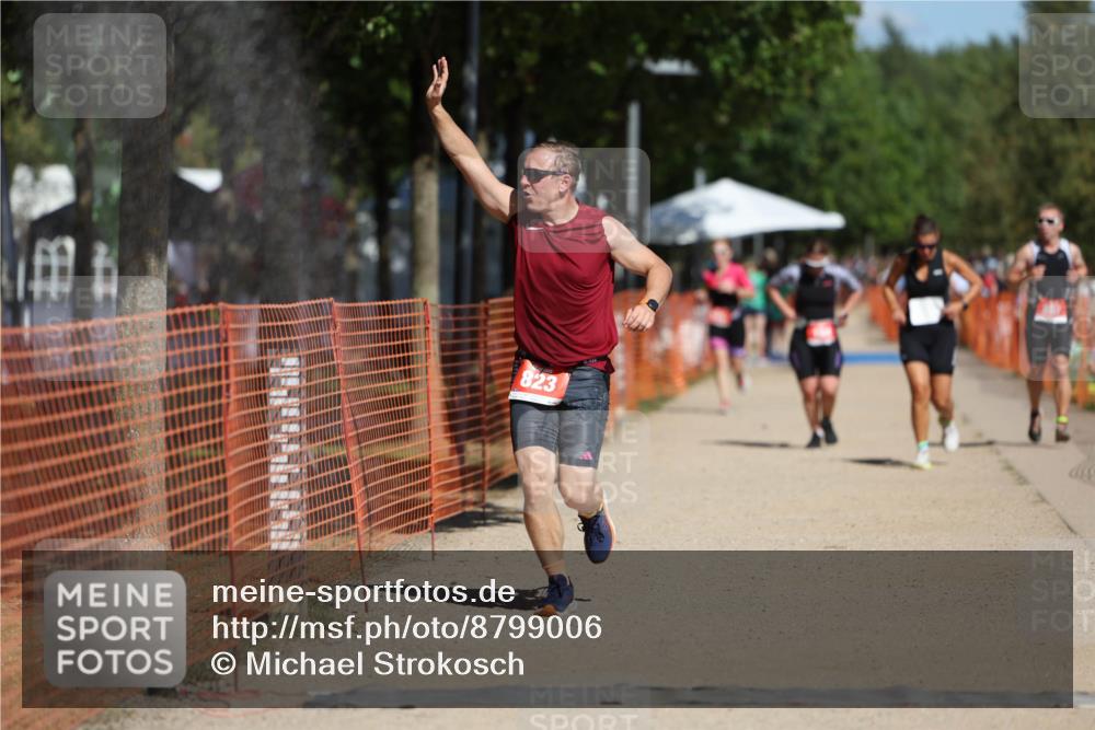 07.09.2025 - 19. Norderstedt Triathlon Michael Strokosch http://msf.ph/oto/8799006 07.09.2025 12:28:52 Laufen 823, 1358 meine-sportfotos.de