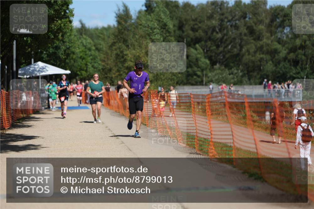 07.09.2025 - 19. Norderstedt Triathlon Michael Strokosch http://msf.ph/oto/8799013 07.09.2025 13:06:28 Laufen 1283 meine-sportfotos.de