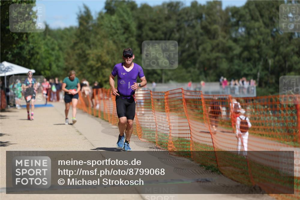 07.09.2025 - 19. Norderstedt Triathlon Michael Strokosch http://msf.ph/oto/8799068 07.09.2025 13:06:30 Laufen 305, 1283 meine-sportfotos.de