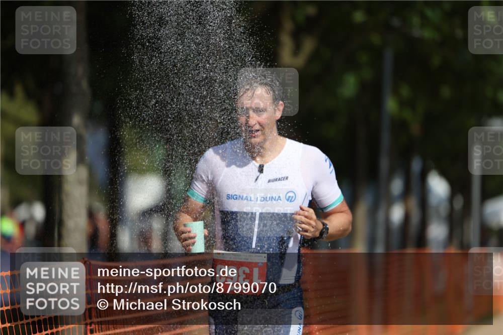 07.09.2025 - 19. Norderstedt Triathlon Michael Strokosch http://msf.ph/oto/8799070 07.09.2025 11:59:01 Laufen 1363 meine-sportfotos.de
