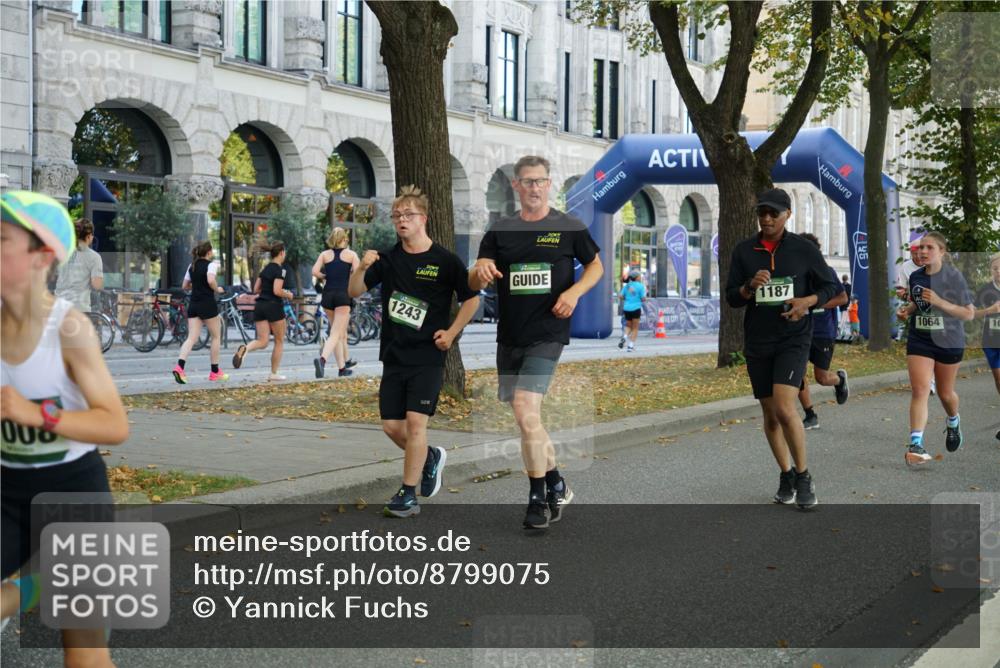 07.09.2025 - BARMER Alsterlauf Yannick Fuchs http://msf.ph/oto/8799075 07.09.2025 11:47:11 Laufen 008, 1243, 1187, 125, 1064, 10 meine-sportfotos.de