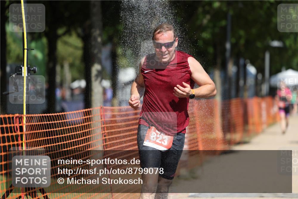 07.09.2025 - 19. Norderstedt Triathlon Michael Strokosch http://msf.ph/oto/8799078 07.09.2025 12:28:55 Laufen 155, 184, 267, 823, 1358 meine-sportfotos.de