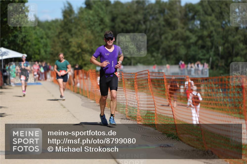 07.09.2025 - 19. Norderstedt Triathlon Michael Strokosch http://msf.ph/oto/8799080 07.09.2025 13:06:30 Laufen 305, 1283 meine-sportfotos.de