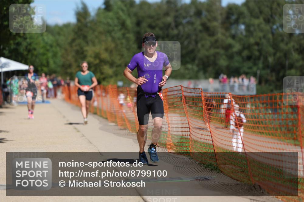 07.09.2025 - 19. Norderstedt Triathlon Michael Strokosch http://msf.ph/oto/8799100 07.09.2025 13:06:31 Laufen 305, 1283 meine-sportfotos.de