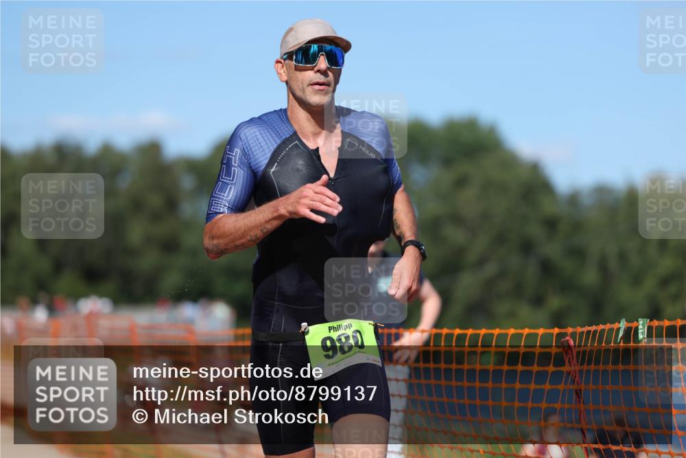 07.09.2025 - 19. Norderstedt Triathlon Michael Strokosch http://msf.ph/oto/8799137 07.09.2025 14:47:12 Laufen 975, 980 meine-sportfotos.de