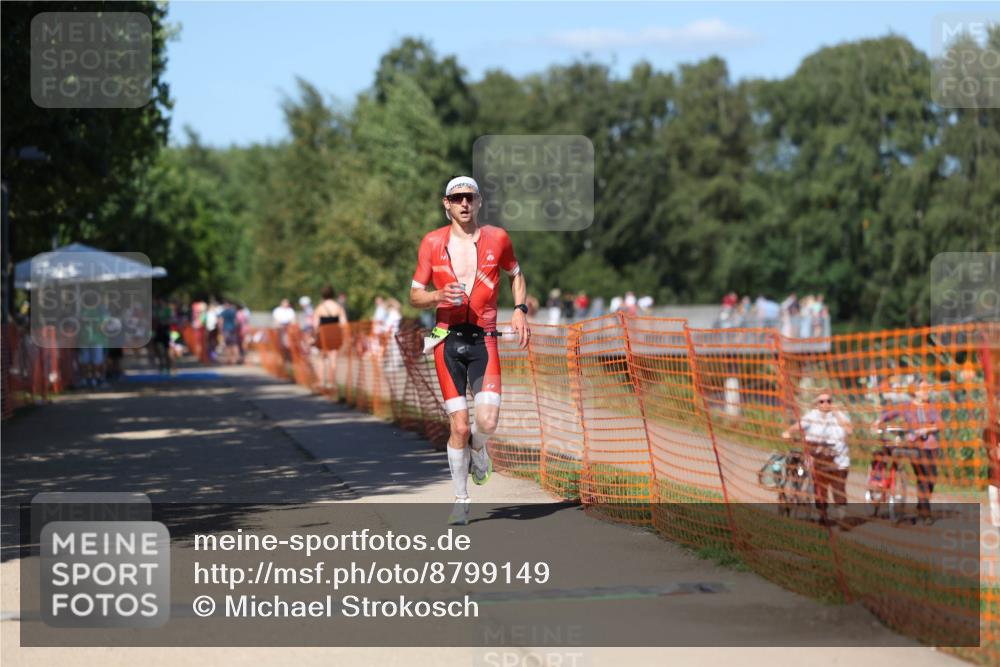 07.09.2025 - 19. Norderstedt Triathlon Michael Strokosch http://msf.ph/oto/8799149 07.09.2025 14:47:18 Laufen 975 meine-sportfotos.de