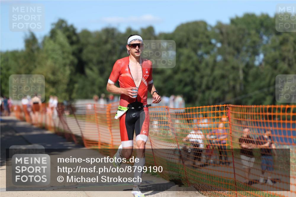 07.09.2025 - 19. Norderstedt Triathlon Michael Strokosch http://msf.ph/oto/8799190 07.09.2025 14:47:20 Laufen 975 meine-sportfotos.de