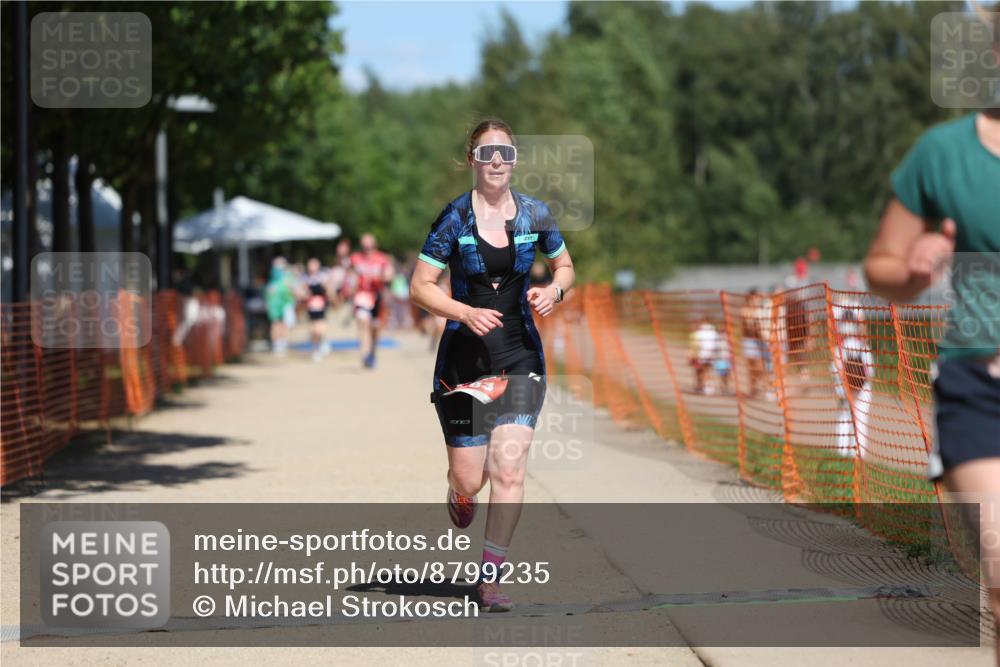 07.09.2025 - 19. Norderstedt Triathlon Michael Strokosch http://msf.ph/oto/8799235 07.09.2025 13:06:39 Laufen 283, 305 meine-sportfotos.de